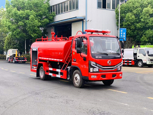 小多利卡消防4.5噸灑水車