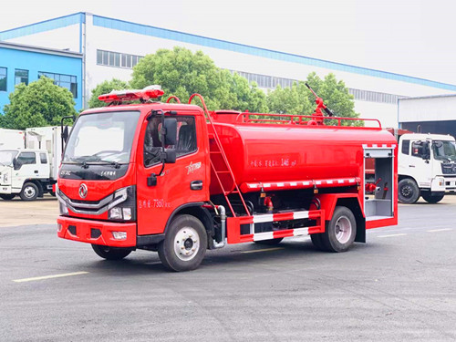 小多利卡消防4.5噸灑水車